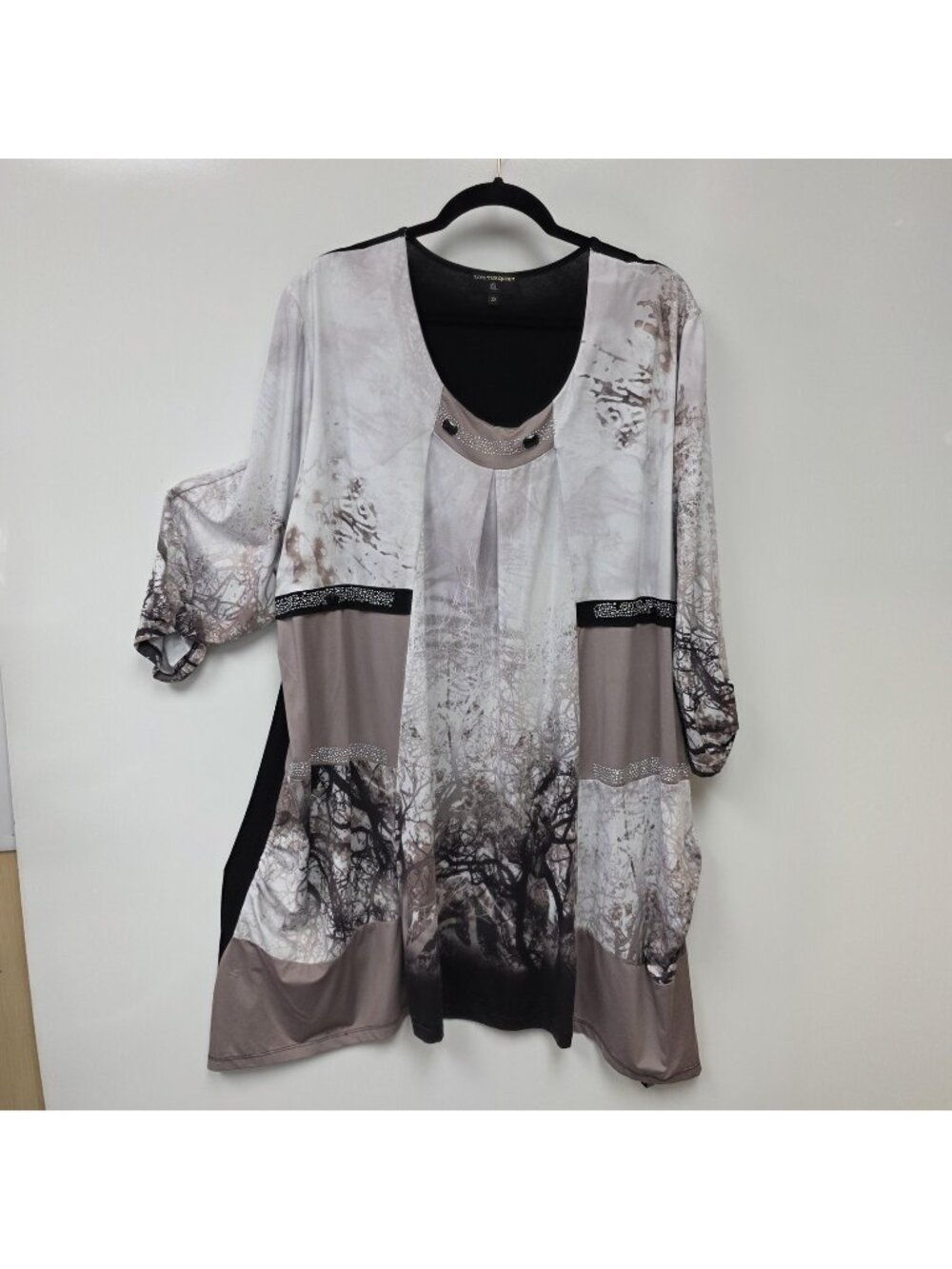 Love The Queen Shirt Womens 3X Gray Tree Print Rhinestone Tunic Top Plus
